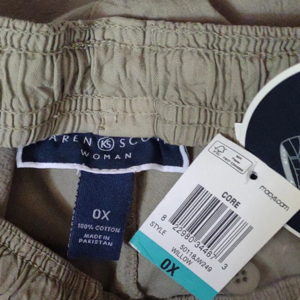 NWT KAREN SCOTT Woman Comfort Waist Pocketed Khaki Beige Summer Capri Pants